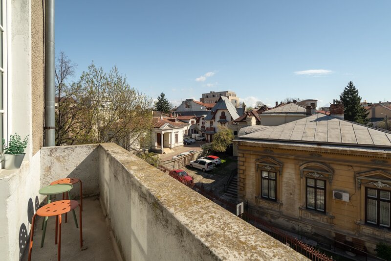 Cartierul Evreiesc, ultracentral, apartament spatios de 120 mp.