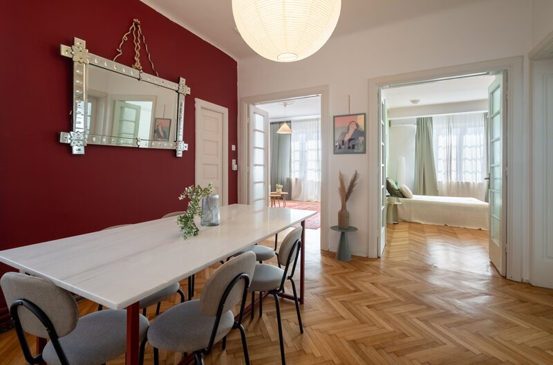 Cartierul Evreiesc, ultracentral, apartament spatios de 120 mp.