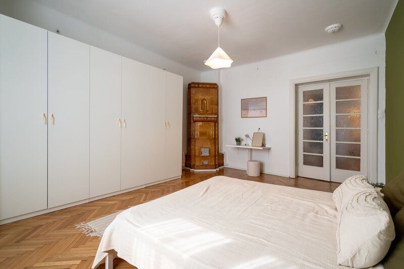 Cartierul Evreiesc, ultracentral, apartament spatios de 120 mp.