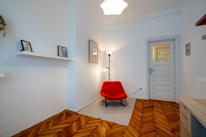 Cartierul Evreiesc, ultracentral, apartament spatios de 120 mp.