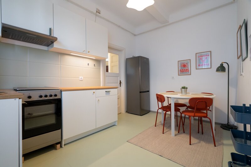 Cartierul Evreiesc, ultracentral, apartament spatios de 120 mp.