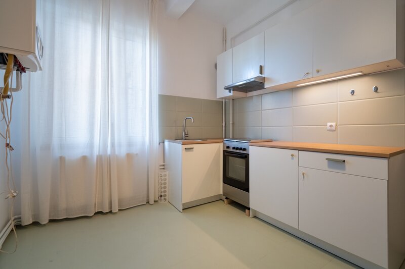 Cartierul Evreiesc, ultracentral, apartament spatios de 120 mp.